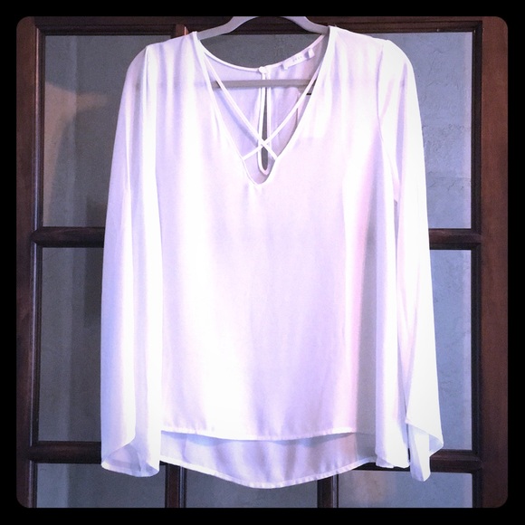 Lush Sheet White Criss Cross Blouse size Medium - Picture 2 of 8